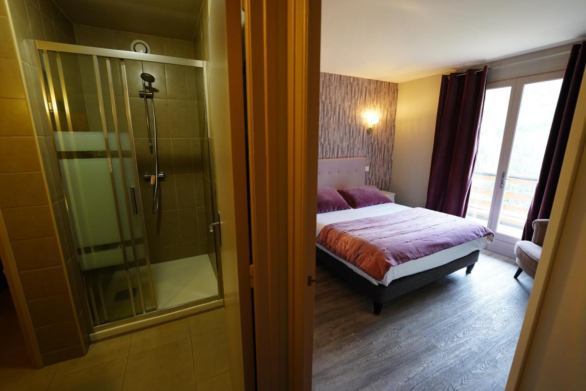 Logis Hotel Le Griou Saint-Jacques-des-Blats Exterior photo